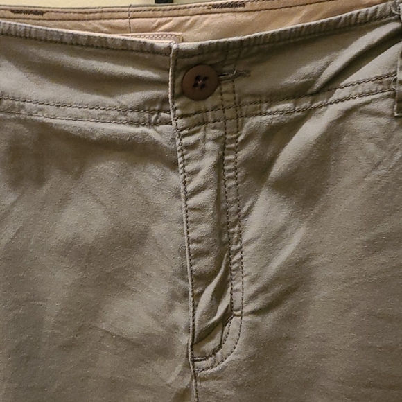 Eddie Bauer Petite Capris - Picture 3 of 7